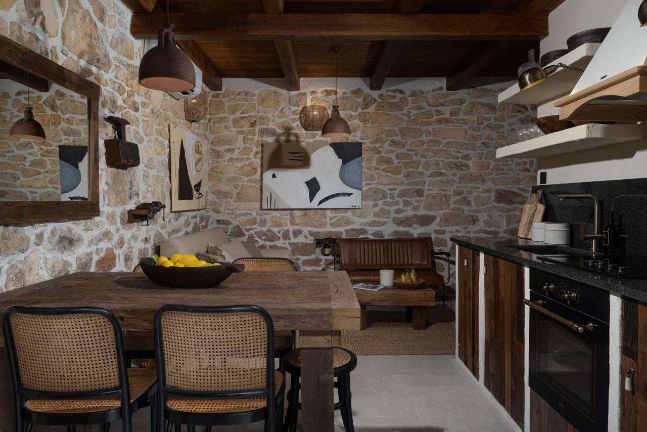 Blacksmith'S House - Rental House With Heated Pool Posedarje Exterior foto